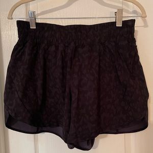 Lululemon Track That Short Leopard SZ 10